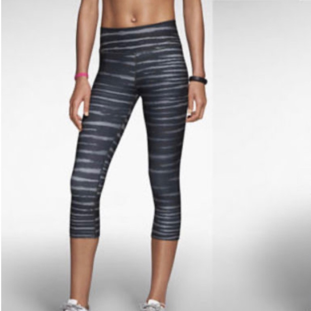 Nike Stripped Cropped Leggings Grey and BLack